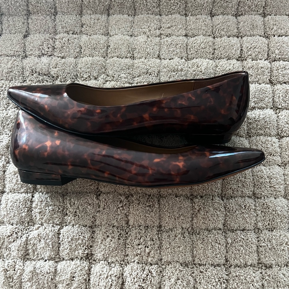 Vionic Women's Pointed Toe Tortoiseshell Patent Flats in Brown - Picture 13 of 14